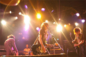 BUGY CRAXONE(Photo: 平沼久奈) BUGY CRAXONE(Photo: 平沼久奈)